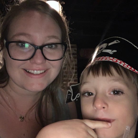 Meet your Posher, Bree - Picture 2 of 3